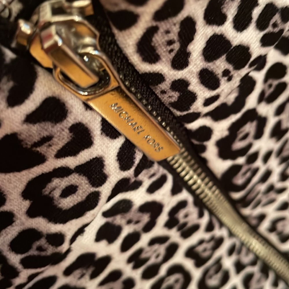 Michael Kors black & white tiger print pencil skirt - Picture 4 of 6